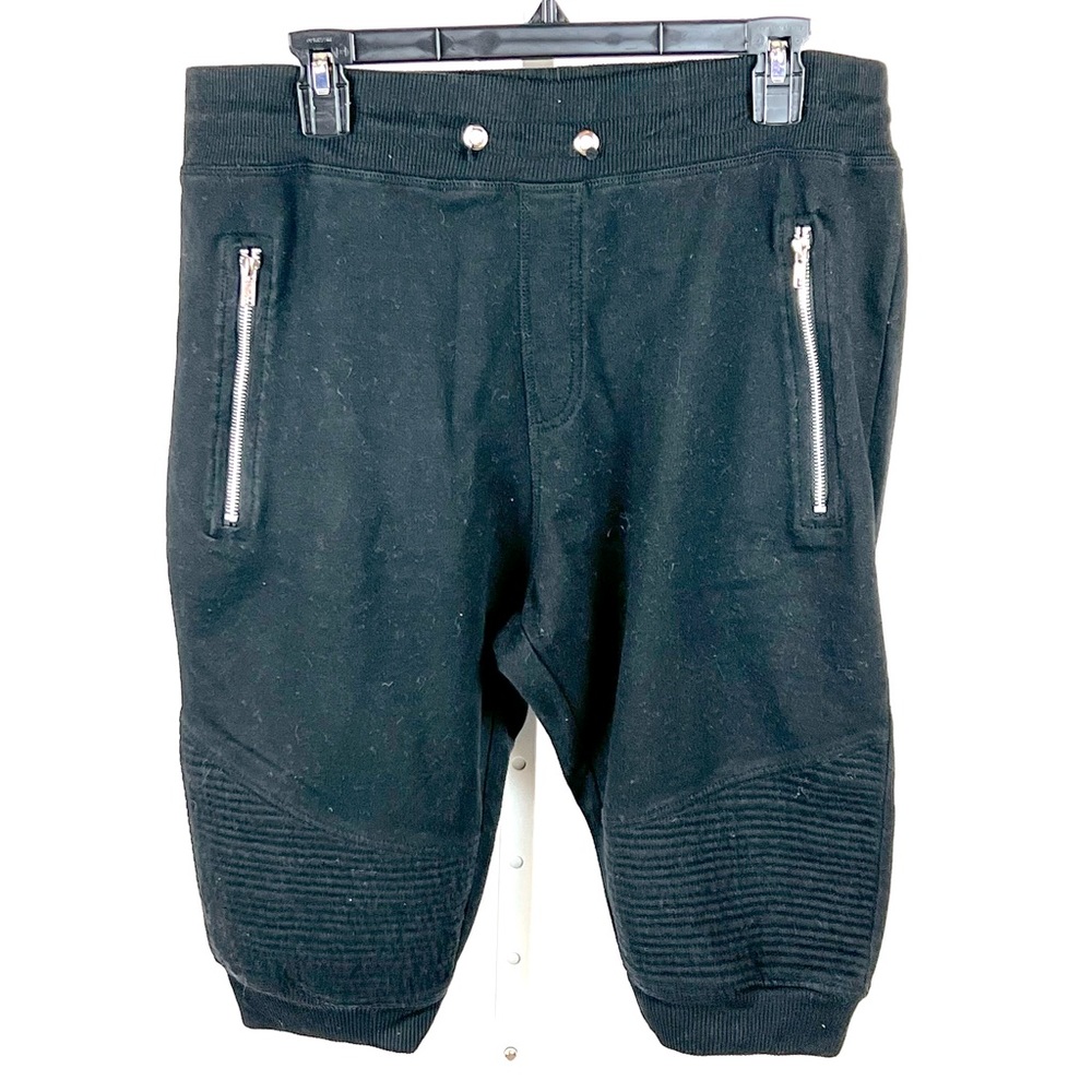 M.C. Squared Men’s black jogger shorts L 768
